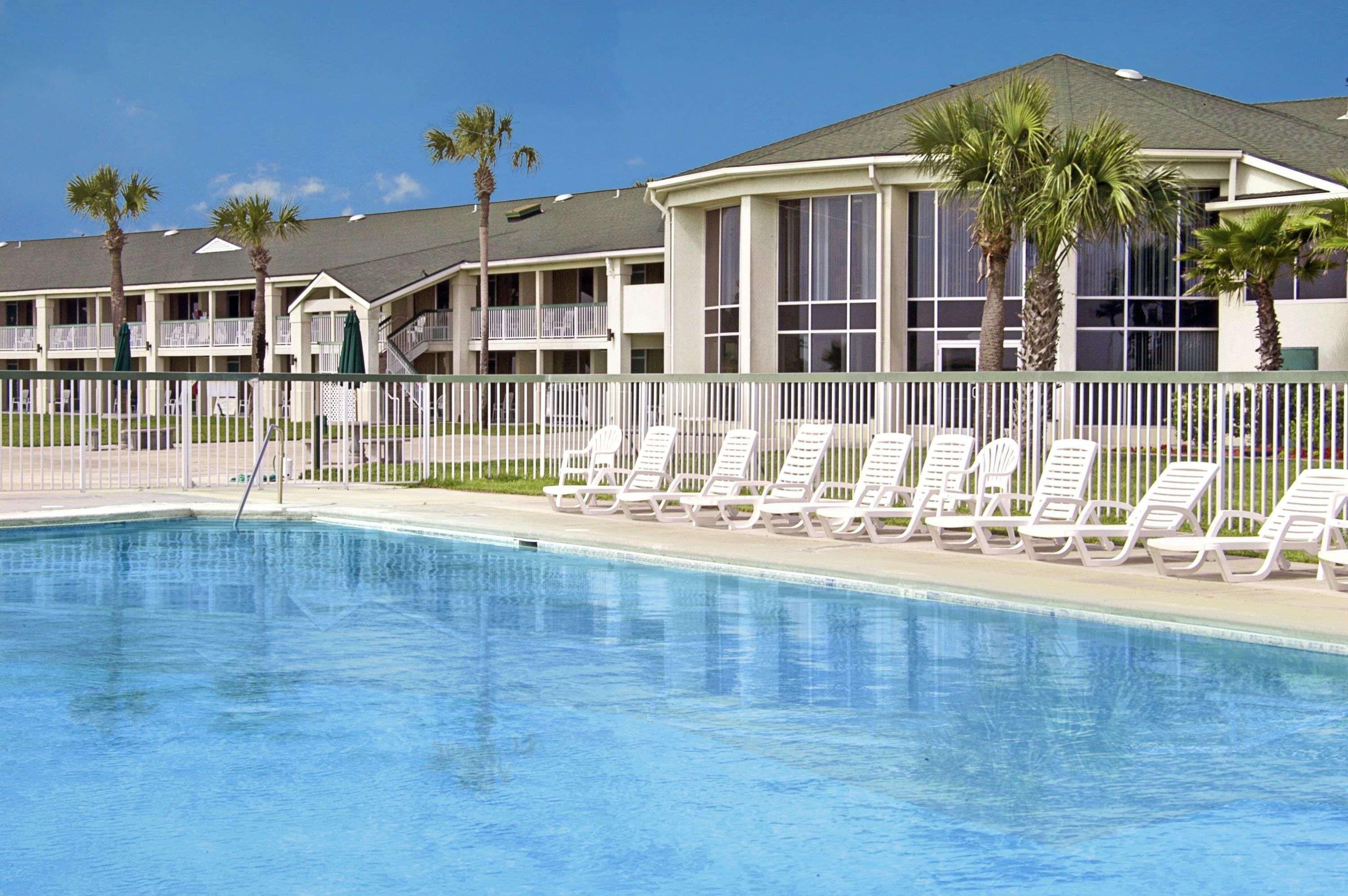 Days Inn & Suites By Wyndham Jekyll Island Exterior foto