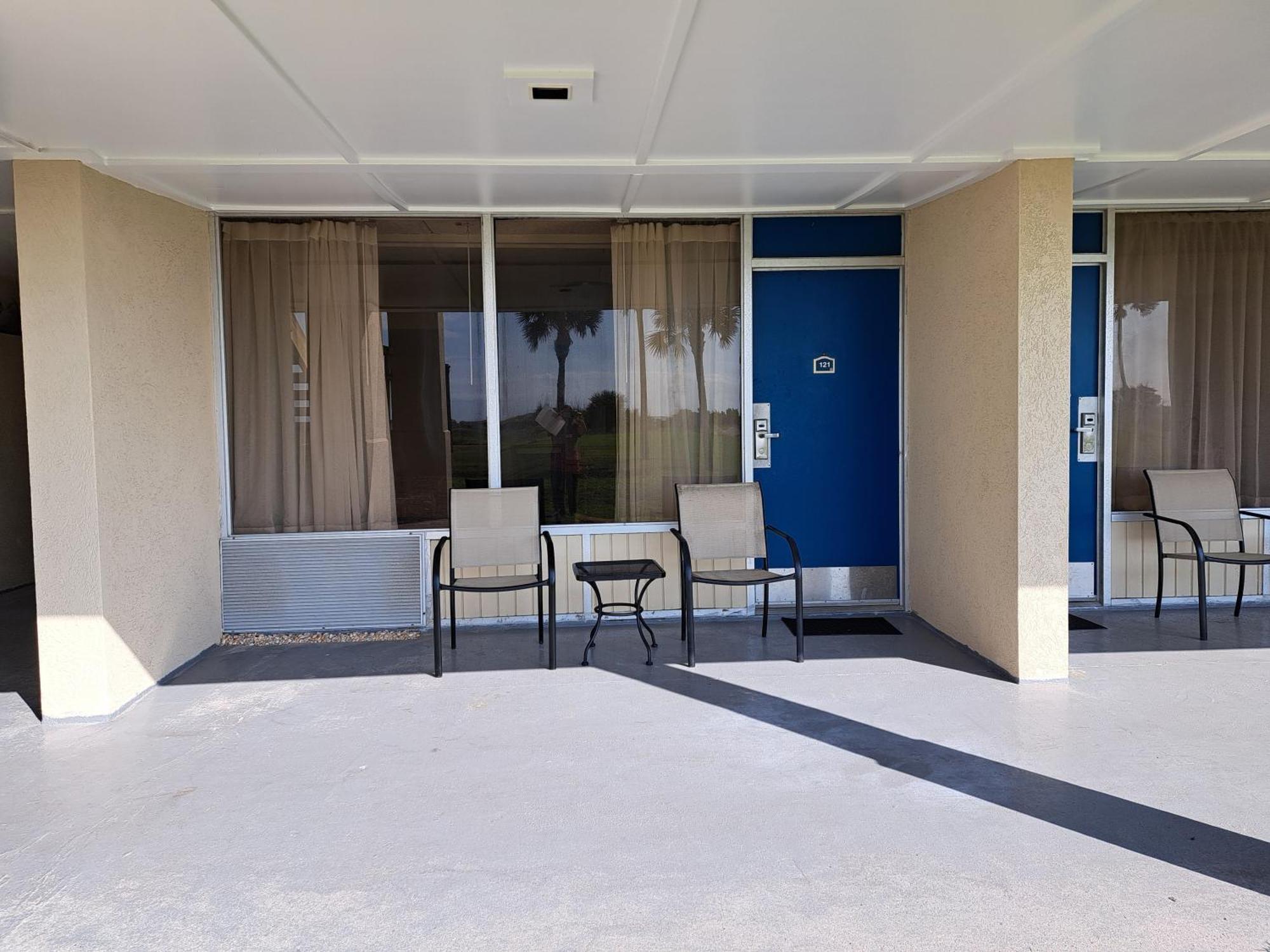 Days Inn & Suites By Wyndham Jekyll Island Exterior foto