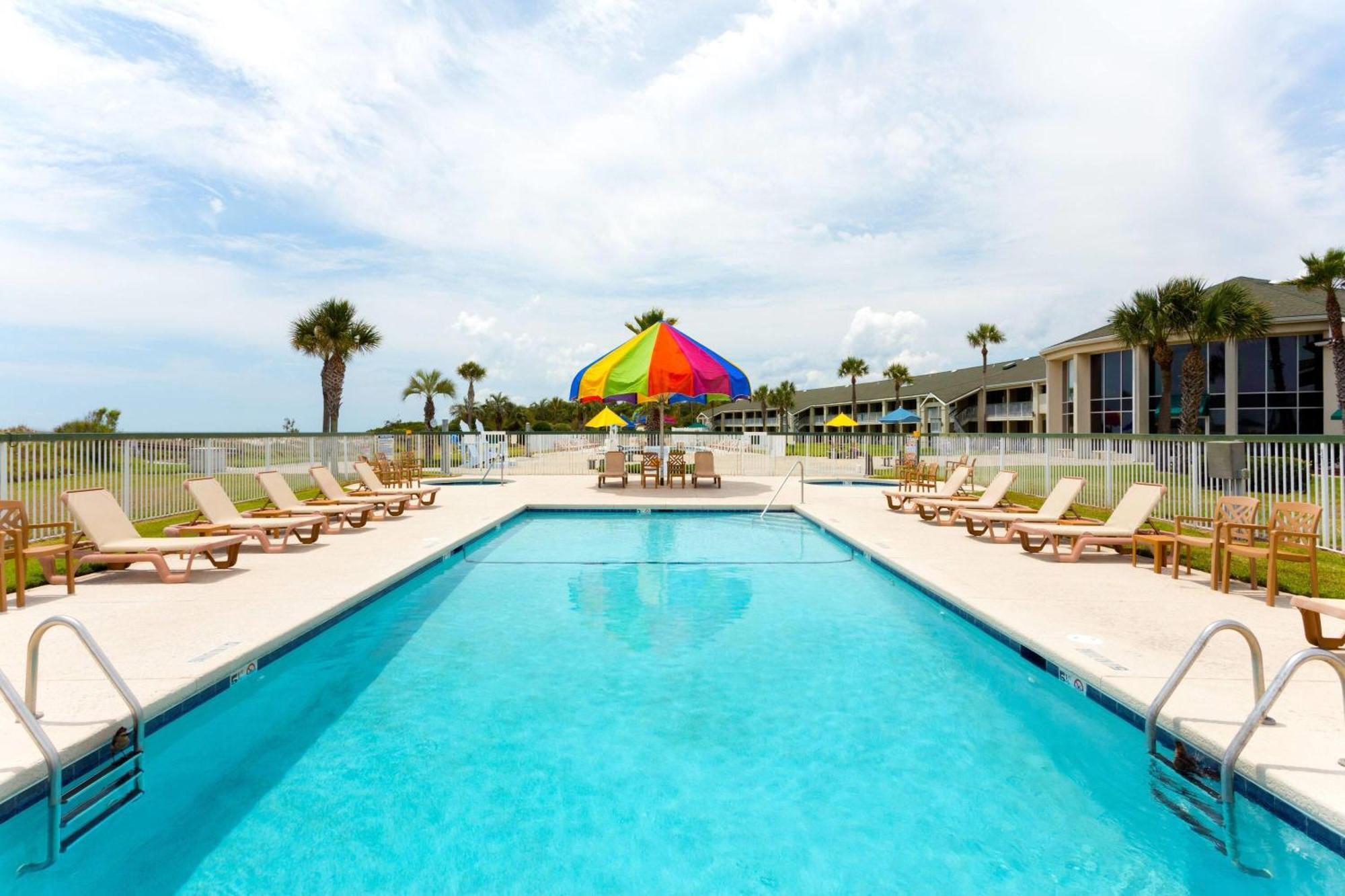 Days Inn & Suites By Wyndham Jekyll Island Exterior foto